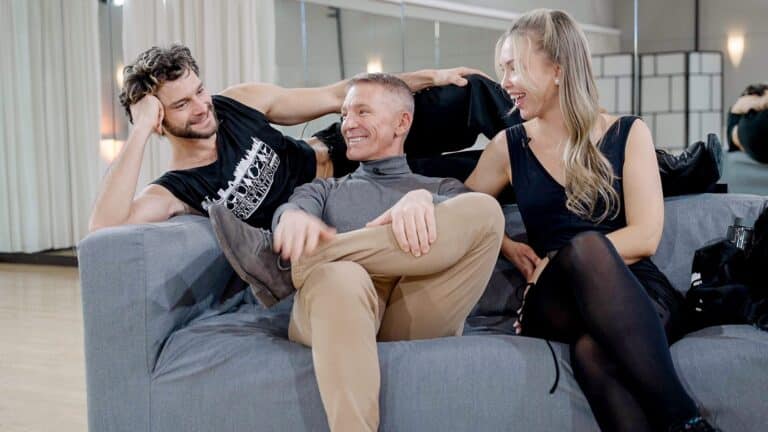 Andi Knoll präsentiert „Dancing Stars – Die Promis sind startklar!“ am 7. März